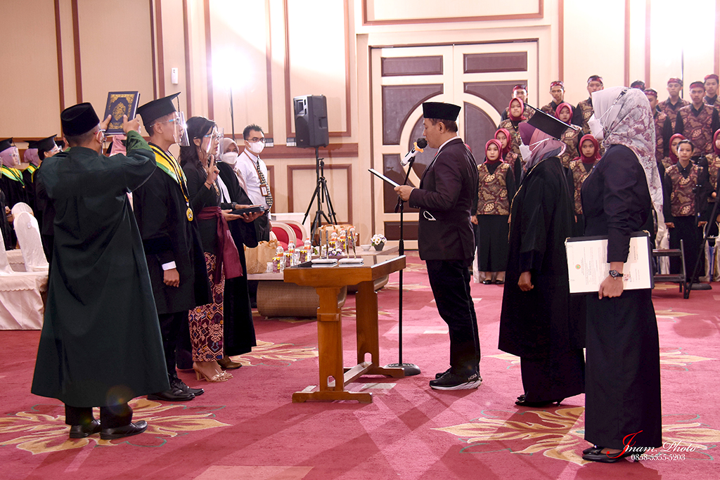 wisuda 2